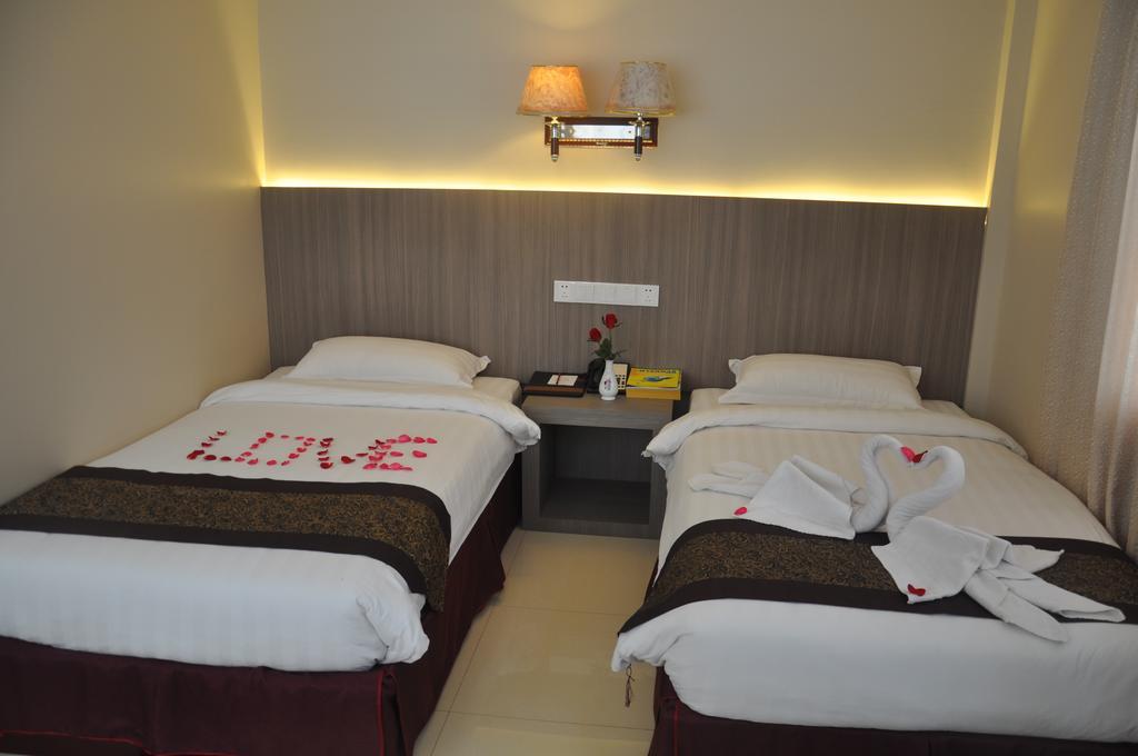Golden Hill Hotel - Lashio Esterno foto
