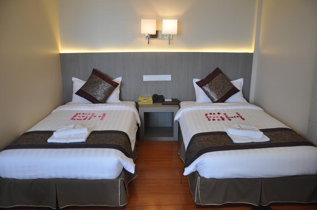 Golden Hill Hotel - Lashio Esterno foto