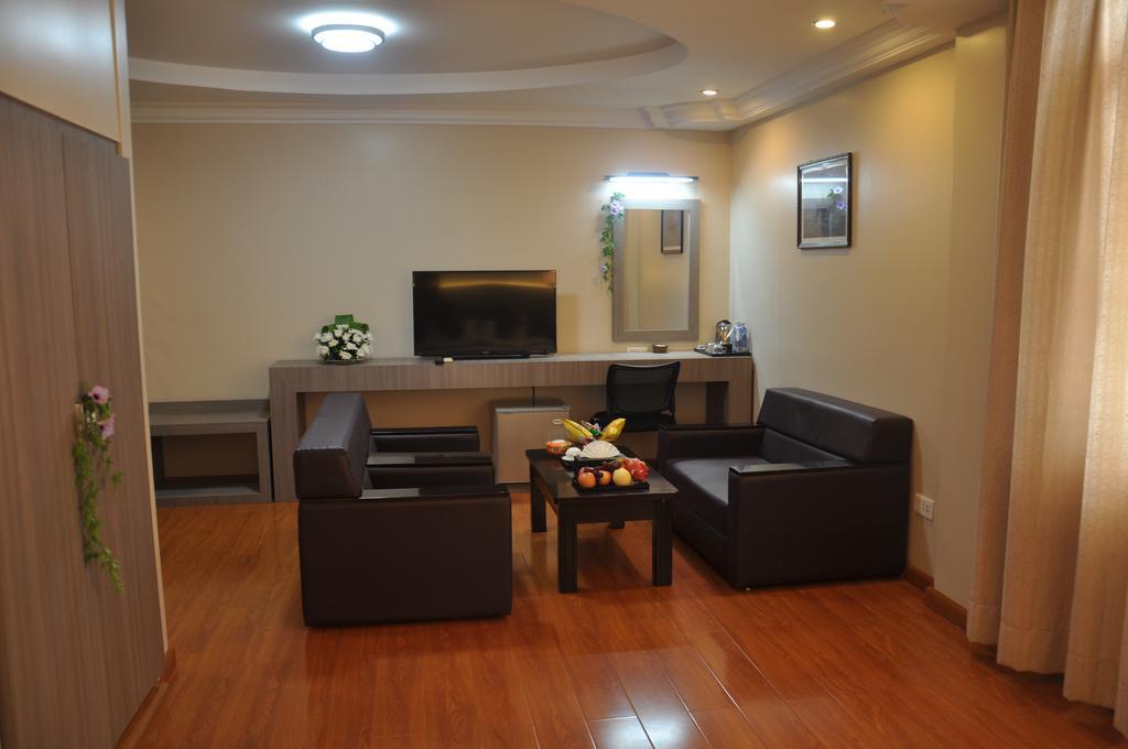 Golden Hill Hotel - Lashio Esterno foto