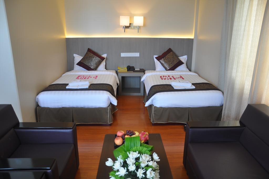 Golden Hill Hotel - Lashio Esterno foto