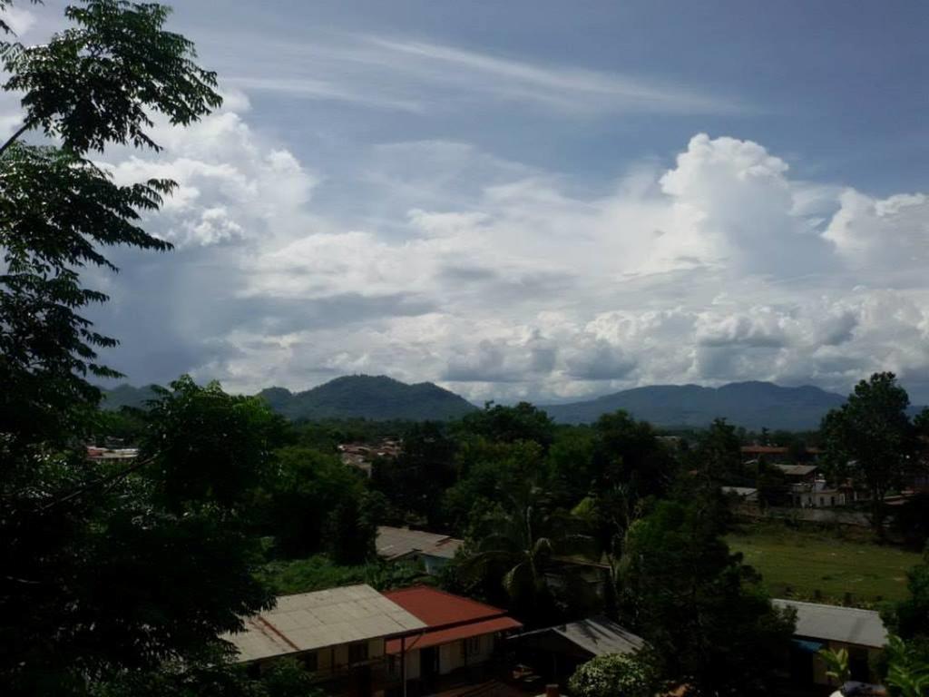Golden Hill Hotel - Lashio Esterno foto