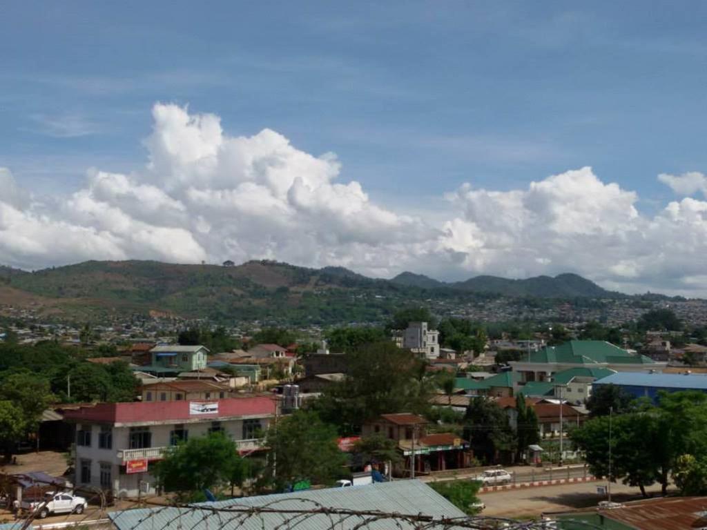 Golden Hill Hotel - Lashio Esterno foto