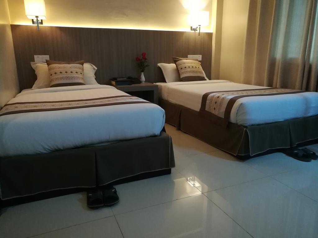 Golden Hill Hotel - Lashio Esterno foto