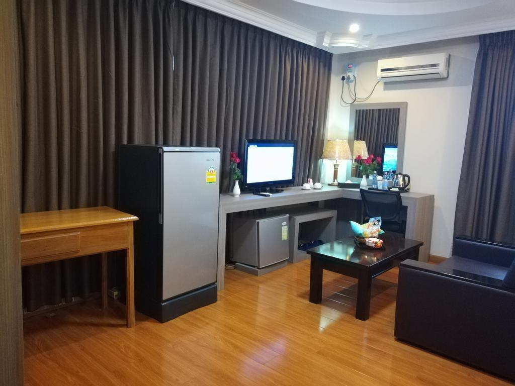 Golden Hill Hotel - Lashio Esterno foto