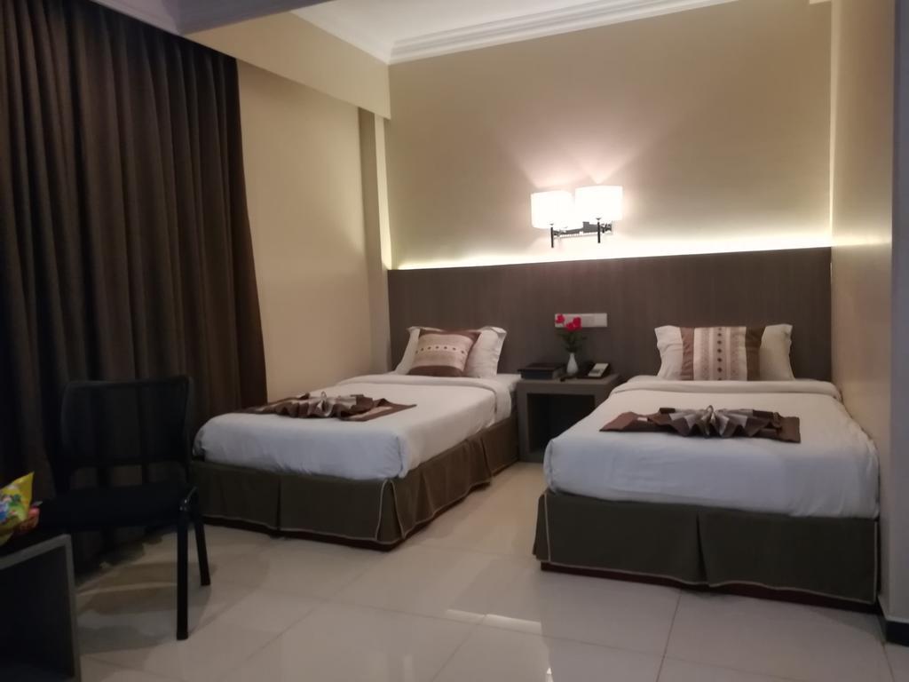 Golden Hill Hotel - Lashio Esterno foto